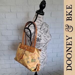 Med-Lg Dooney & Bourke shoulder bag